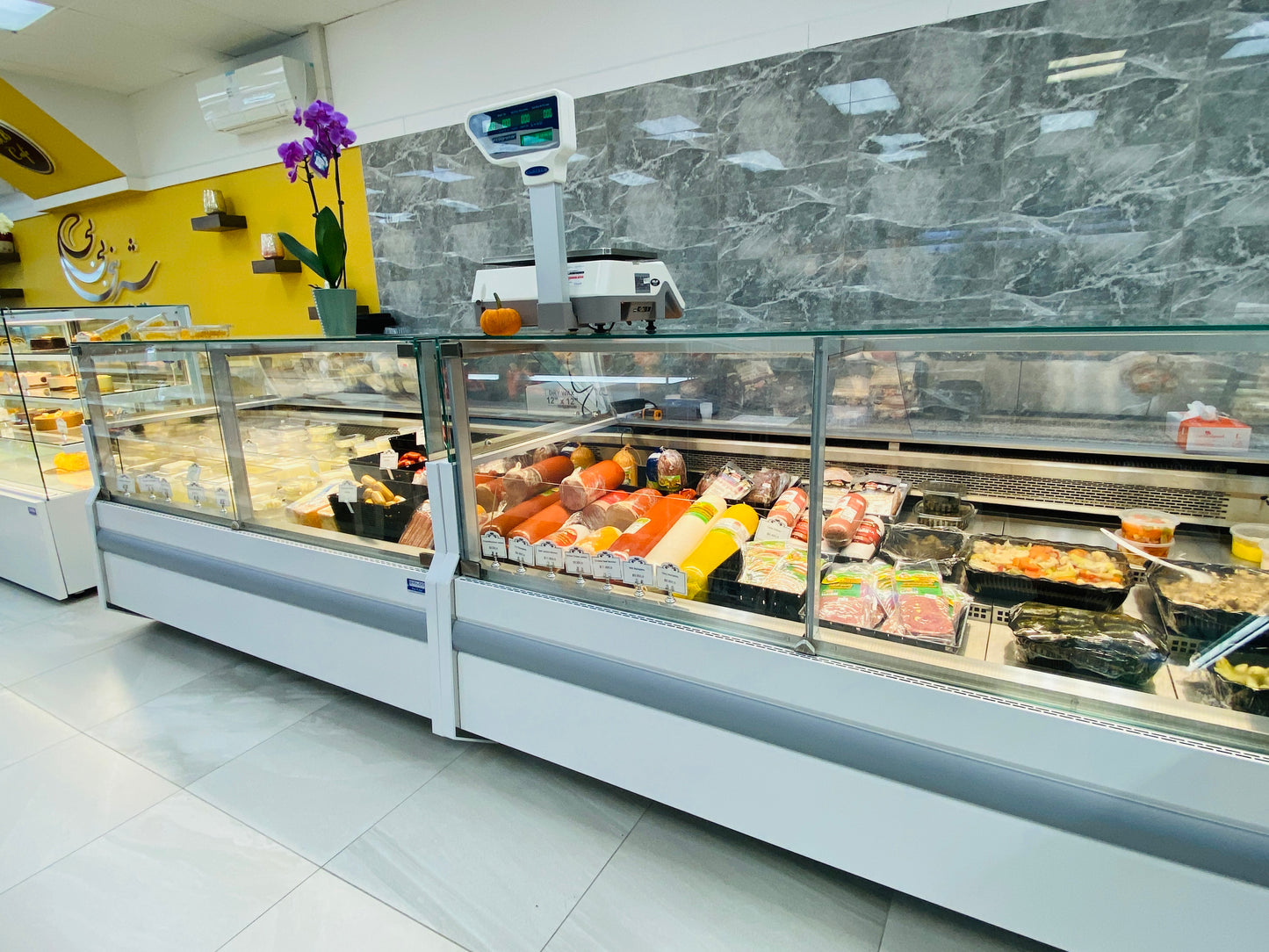 33"D Deli Meat Cheese & Salad, Straight Glass