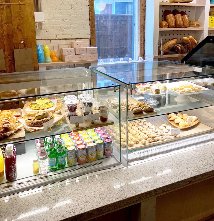 Cube Refrigerated Pastry Case, 1 Shelf