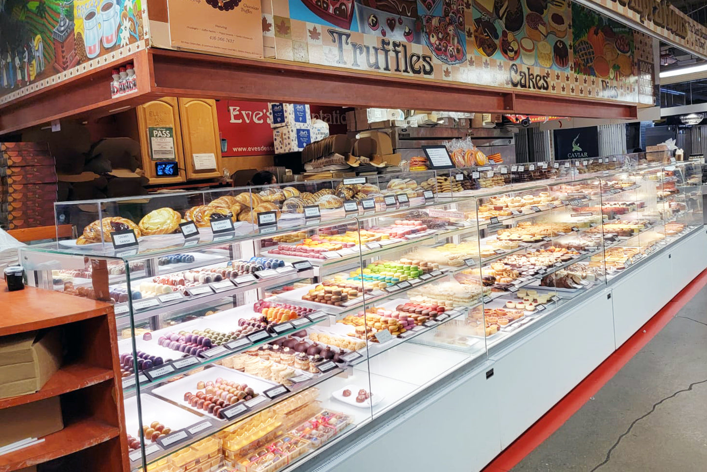 Cube Refrigerated Pastry Case, 3 Shelf, Openable Front Glass