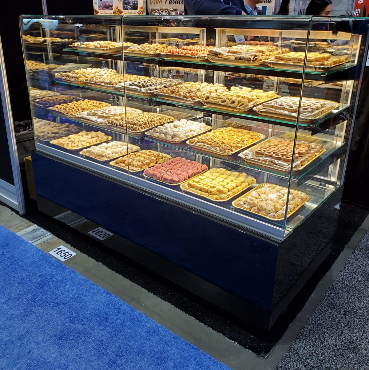 Cube Refrigerated Pastry Case, 3 Shelf, Openable Front Glass